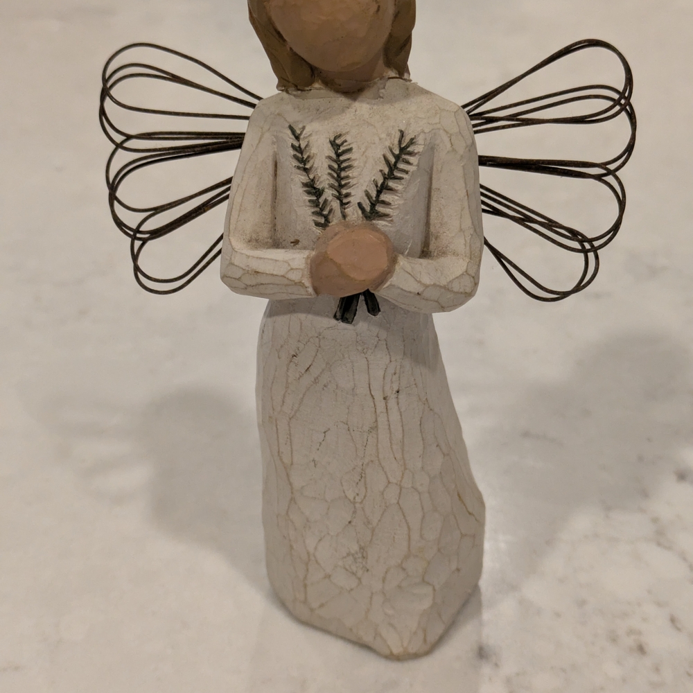 Demdaco Susan Lordi White and Brown Angel Of Remembrance 5"